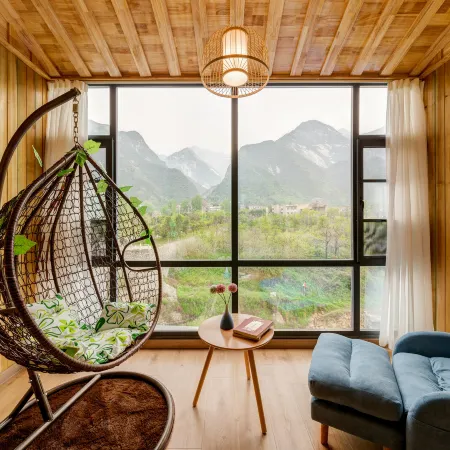 Floral Hotel · Huashan Landscape leju Hotel (Huashan Scenic Area Visitor Center Store)