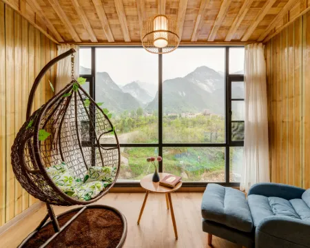 Floral Hotel  · Huashan Landscape leju Hotel (Huashan Scenic Area Visitor Center Store) Hotels in Huayin