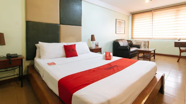 RedDoorz at Timog Avenue Quezon City Hotels near Boy Scout Monument