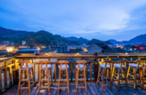 Zhenyuan Beautiful Riverside Residence (Zhusheng Bridge) โรงแรมในเจิ้นหยวน