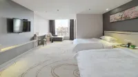 Gold and Silver Business Hotel Huaiji Hotels near Commercial Pedestrian Street (Jiefang Middle Road)