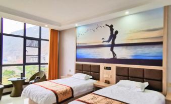Changyang Summer Harbour Hotel