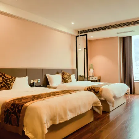Yicheng Hotel