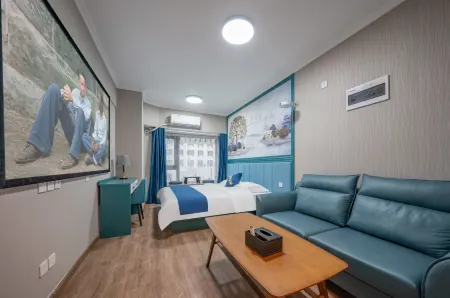 Yisheng Film Hotel (Jinan West Railway Station)