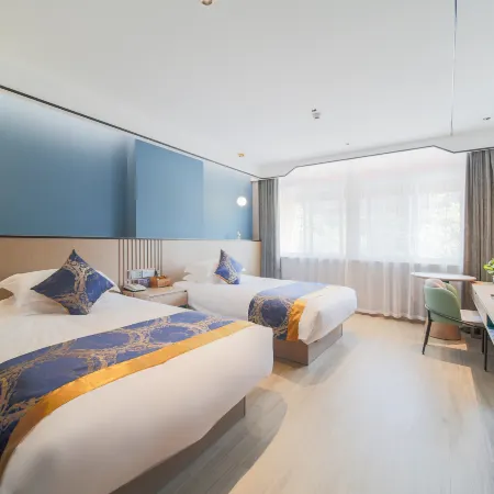 Longshan Zhixing Ronglin Hotel