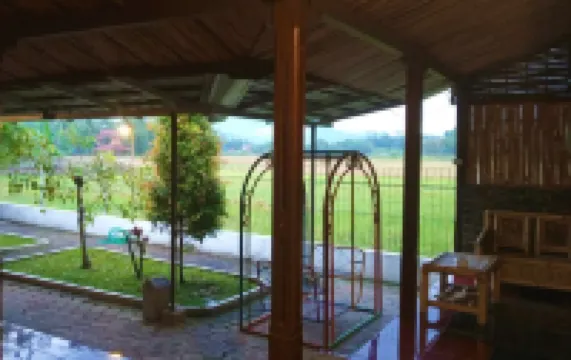 OYO 860 라자사 호텔