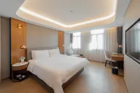 Yitel Collection Hotel (Qingdao Railway Station Zhanqiao Seaview)