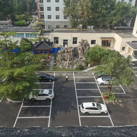 Beijing Chengzhongyuan Hotel Отели рядом с достопримечательностью «Станция метро Fuchengmen»