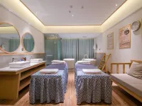 โรงแรมฮอลิเดย์ ยี่หยู่ โรงแรมในฉู่สง