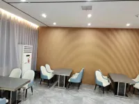 โรงแรมรีกัล อู๋ตี้ - พร้อมอาหารเช้า