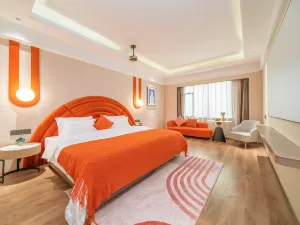 Victoria International Hotel (Maoming High Speed Railway Station North Square)