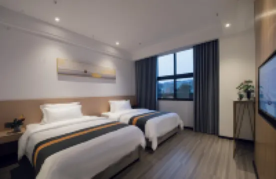 Pillow Cloud Hotel (Lushan Qinggang Branch) Hotels near Bishan Railway Station