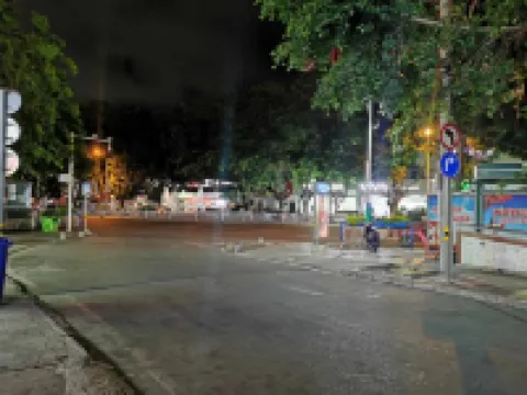 둥팡 진신 호텔