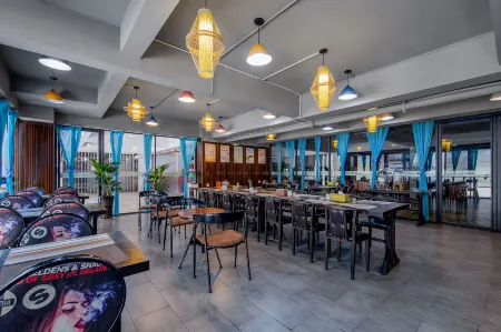 Haina Wanxiang Hotel Отели рядом с достопримечательностью «Zhijiang Tianhou Temple»