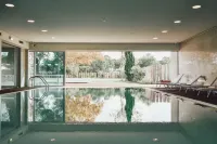 The Pearl Troia - Pools