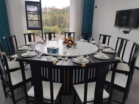 Sunday holiday Отели рядом с достопримечательностью «Yuanyangxi»