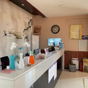 Junxian city gold fast hotel