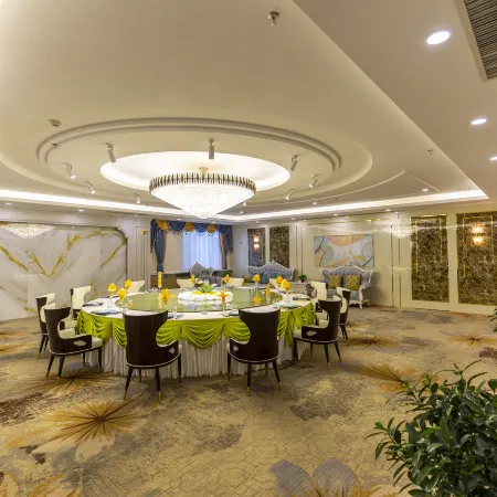 Jewel Flower Hotel(Hami Oil Base Store)
