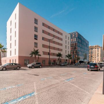 Appart'City Confort Perpignan Centre Gare Отели рядом с достопримечательностью «Romanesque Sculpture Center»