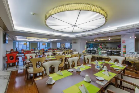 Oriental Jianguo Hotel, Hankou Railway Station, Wuhan Отели рядом с достопримечательностью «Wuhan Institute of Socialism»