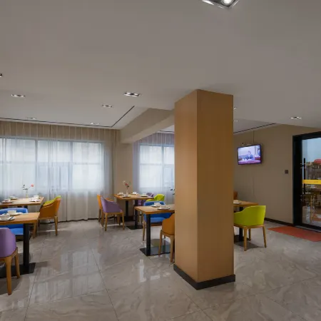 Yahao Garden Hotel (Huarong Bubugao New World City Commercial Plaza)