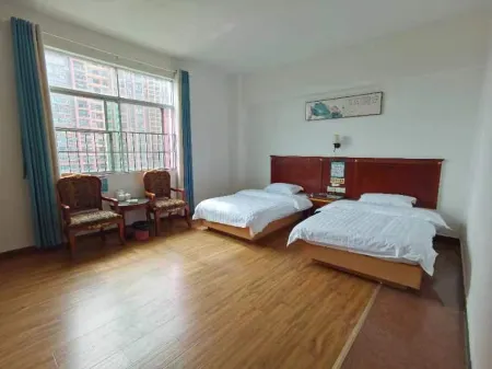 Lixing Hotel Отели в г. Дэцин