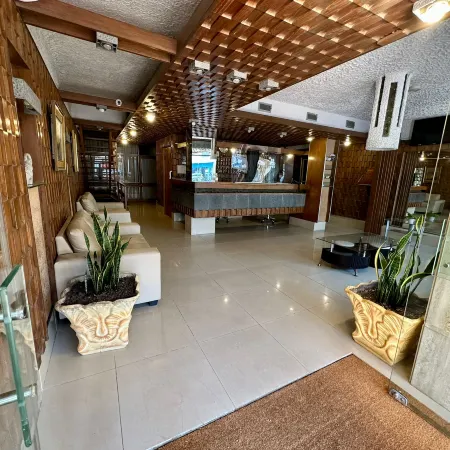 Punta del Este Shelton Hotel Отели рядом с достопримечательностью «Пляж Манса»