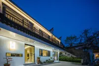 Jiuhuashan Township Yu Homestay (Meat Body Palace Branch) 주룽 사원 주변 호텔