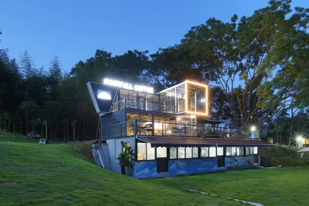 Anji Tianzi Lake luchen Tree House Holiday Home