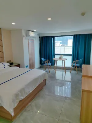 Zhuhai Aoshan Apartment (Aoyuan Square) Hotels near Meixi Commercial Plaza