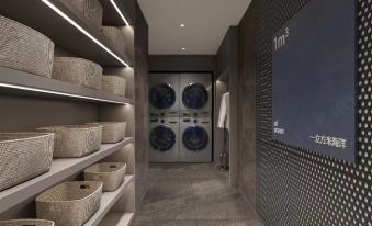 Tianjin Five Avenue Xiaobalou subway station Light House Hotel