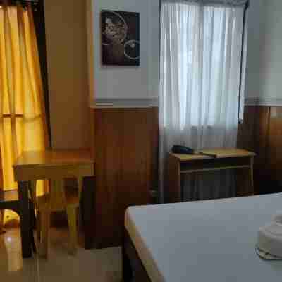 Domer Residencias Naga City Rooms