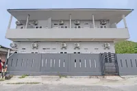 OYO 92928 Lavina Guesthouse Hotel dekat Pintu Masuk Utama Citimall Dumai