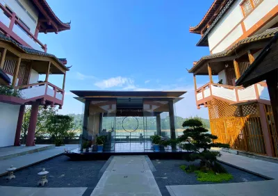 Tianshu Courtyard (Lizhuang Ancient Town) Wangyingmen 주변 호텔