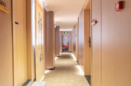 影迷藝宿酒店（南寧廣西大學地鐵站農院路店）