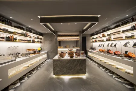 Homeinn Plus Hotel (Wuhu Yinhu Bolka) Отели рядом с достопримечательностью «Wuhu University»