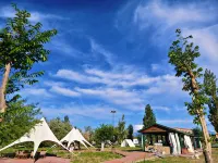 jinghe silk road rv campsite โรงแรมในจิงเหอ
