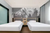 Junyi Hotel (Gucheng Railway Station Sanhuan Cheqiao Industrial Park)