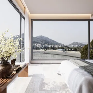 Cliff Mountain and Sea Residence