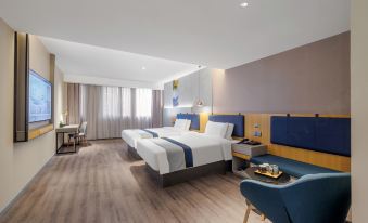 Homeinn Selected Hotel (Urumqi Convention Wuyue Plaza)