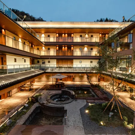 Baoxing Yunshang Xuxi Hot Spring Hotel