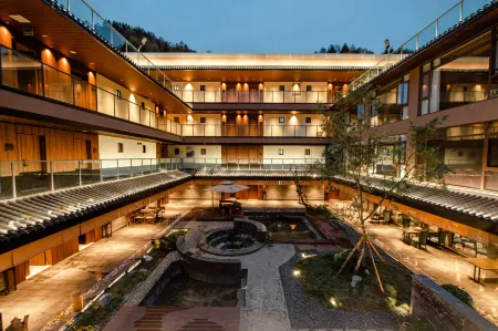 Baoxing Yunshang Xuxi Hot Spring Hotel Отели в г. Баосин