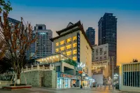 Homeinn Plus Hotel (Chongqing Lianglukou Subway Station) Hotels in Chongqing