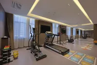 โรงแรมโฮมอินน์ พลัส (สถานีฮาร์บินเวสต์ สถานีรถไฟใต้ดินมหาวิทยาลัยเฮยหลงเจียง)