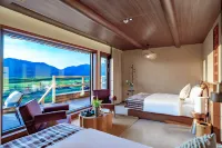 Chongyeji Shanmàn • Yeelen Scenic Chalet Hotels in Habahe