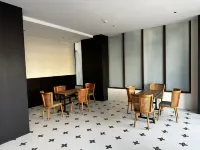 Mile Rongxi Dieyuan Hot Spring Hotel (Huquan Ecological Park)