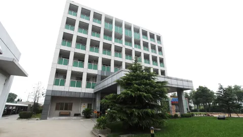 Green Sun Hotel in Pinghu