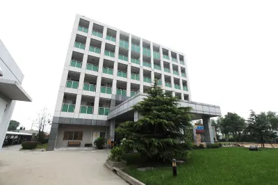 Green Sun Hotel Hotels near Pinghu Gymnasium