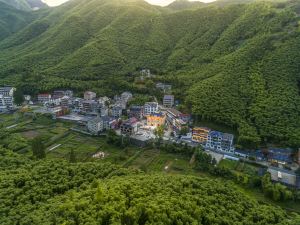 悦山雲墅·安吉雲上草原奢華民宿