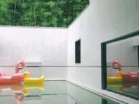 莫干山云端觅境精品温泉民宿 - 室外游泳池